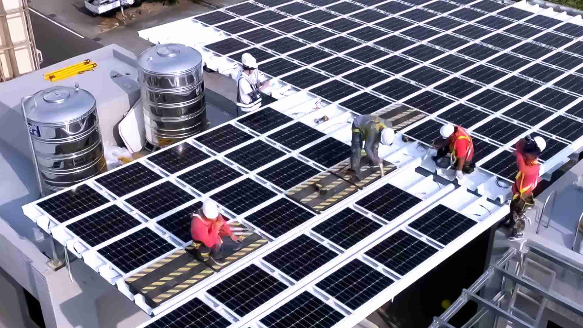 PA直营着力于替代能源之技术研发，，，如光电浪板的相关制程、、设备与产品，，，，其中所开发之光电整合型浪板，，，减少传统金属支架安装，，，，更提升耐候度，，，可广泛运用于多元场域，，，，并辅助建筑达到净零碳排目标